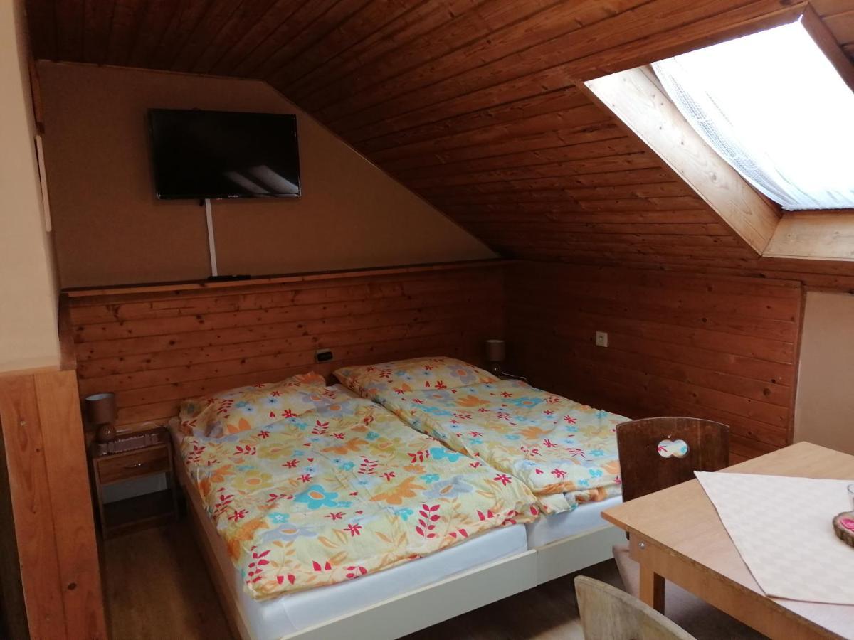 Hotel Privát Zvonček Terchová Exterior foto